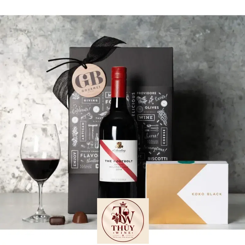 Mua ruou vang the footbolt darenberg shiraz giá rẻ tại Sài Gòn