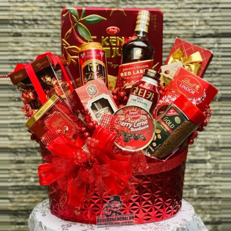Giỏ Quà Biếu Tết Rượu Johnnie Walker Red Label sang trọng