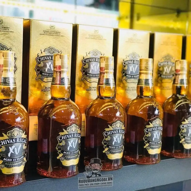 Giá ruou chivas l blended scotch whisky