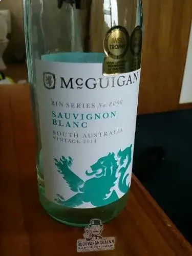 Vang Úc McGuigan Bin 8000 Sauvignon Blanc