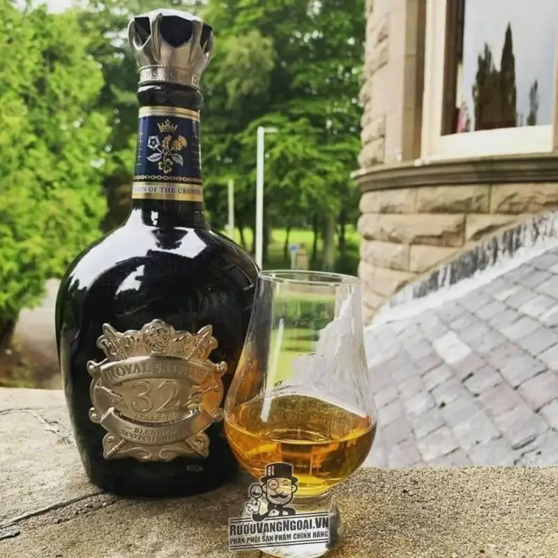 Giá ruou chivas royal salute